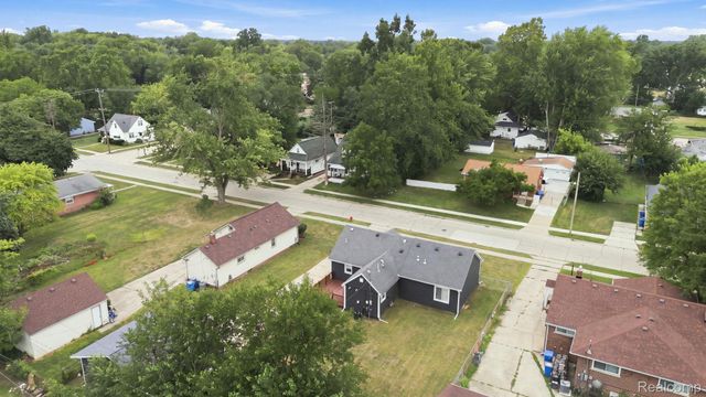 25511 Dartmouth Street, Dearborn Heights, MI 48125