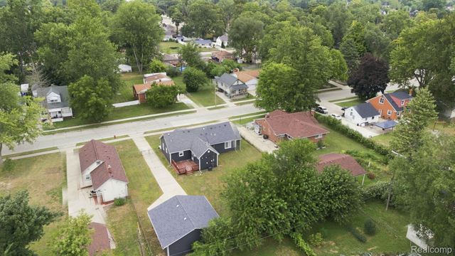 25511 Dartmouth Street, Dearborn Heights, MI 48125