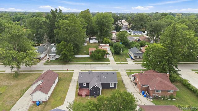 25511 Dartmouth Street, Dearborn Heights, MI 48125