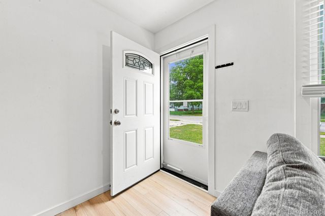25511 Dartmouth Street, Dearborn Heights, MI 48125