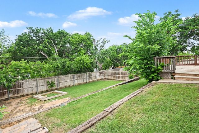 808 N Ridge Drive, Fort Worth, TX 76108