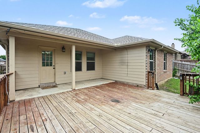 808 N Ridge Drive, Fort Worth, TX 76108