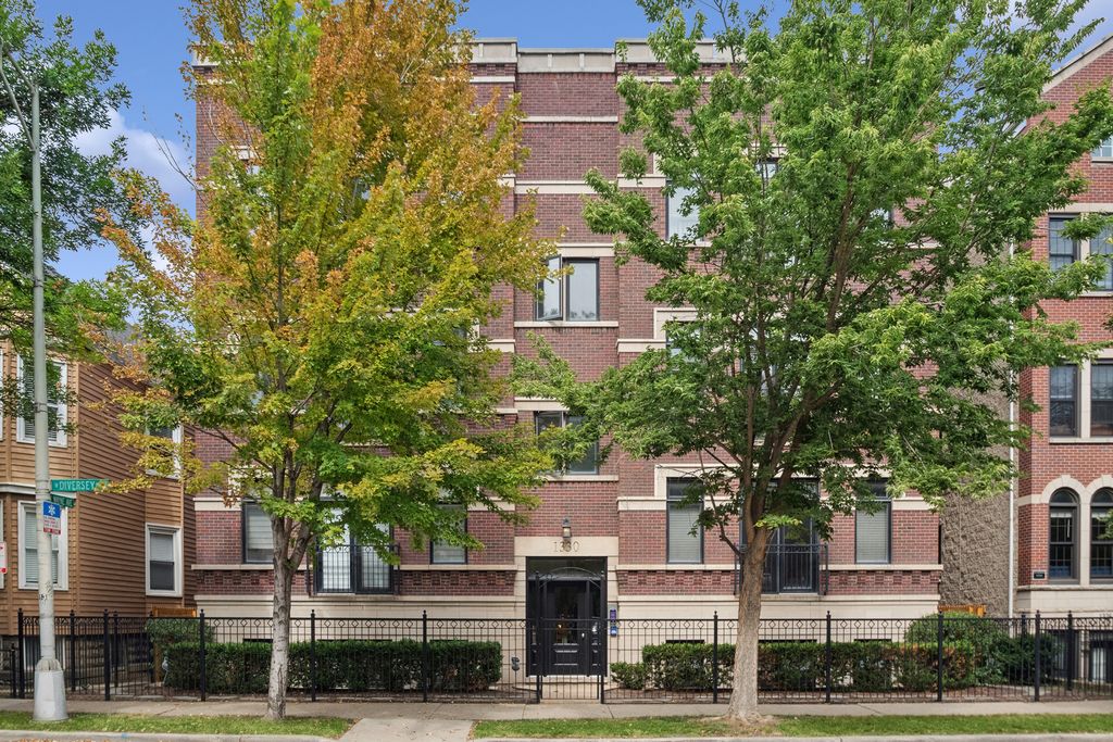1330 W Diversey Parkway 1W, Chicago, IL 60614 — exterior