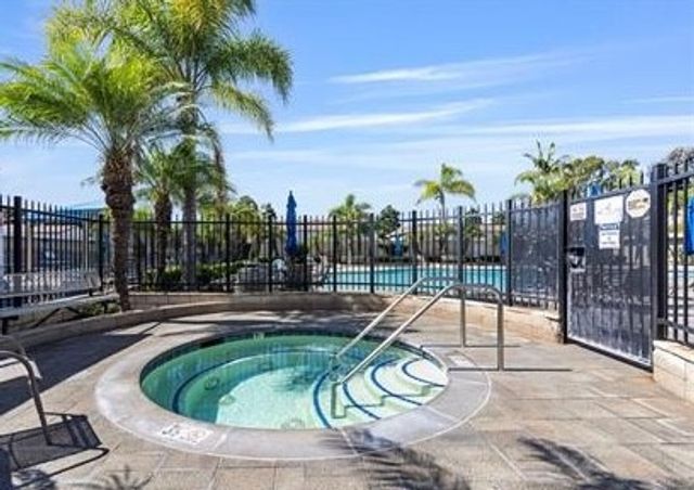 19847 Kingswood, Huntington Beach, CA 92646