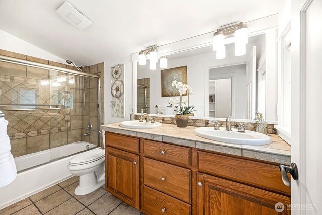 5605 30th Avenue NW, Seattle, WA 98107