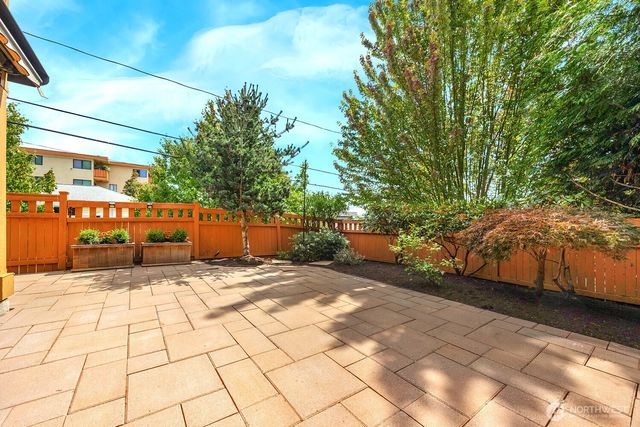 5605 30th Avenue NW, Seattle, WA 98107