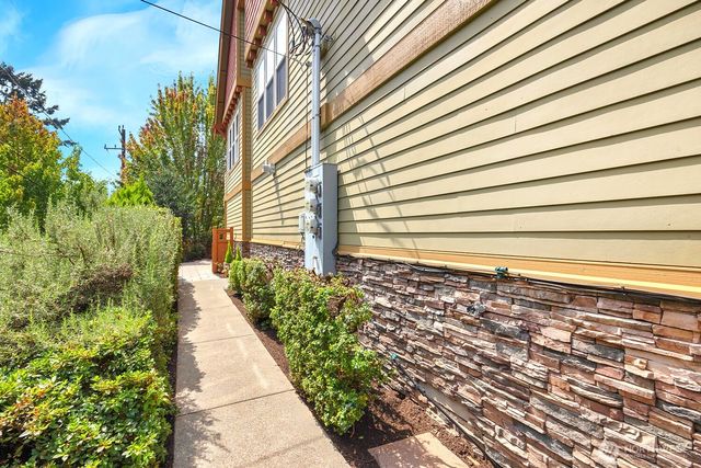 5605 30th Avenue NW, Seattle, WA 98107
