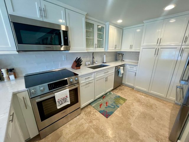 1501 Ocean Bay Drive B7, Key Largo, FL 33037