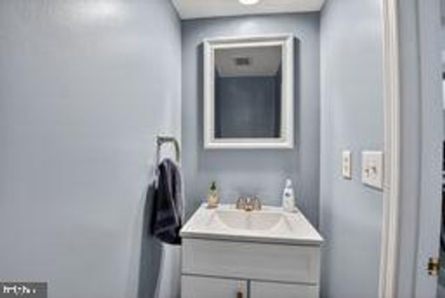 1202 VIKING DR N, Arnold, MD 21012