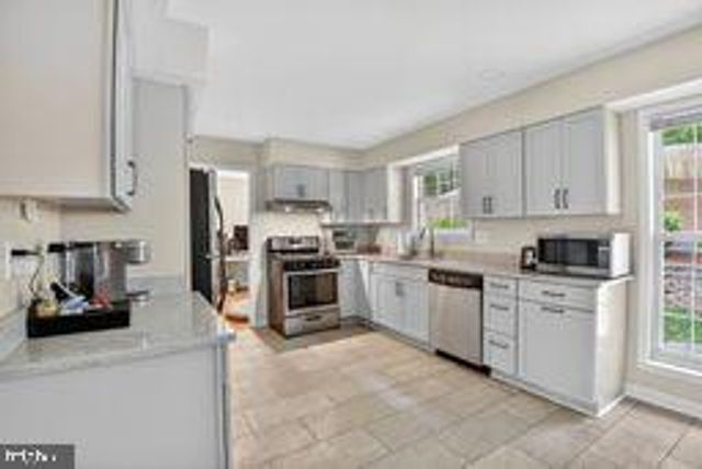 1202 VIKING DR N, Arnold, MD 21012