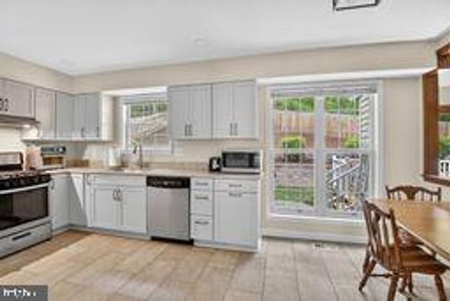 1202 VIKING DR N, Arnold, MD 21012