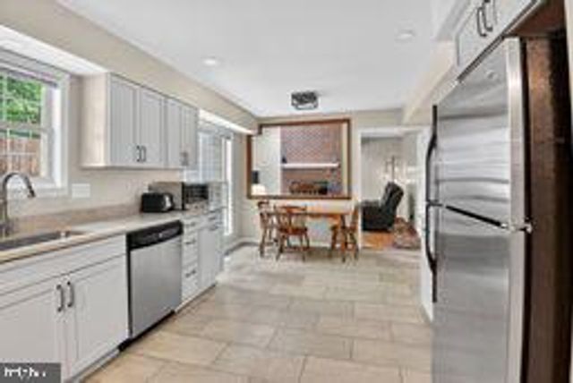 1202 VIKING DR N, Arnold, MD 21012