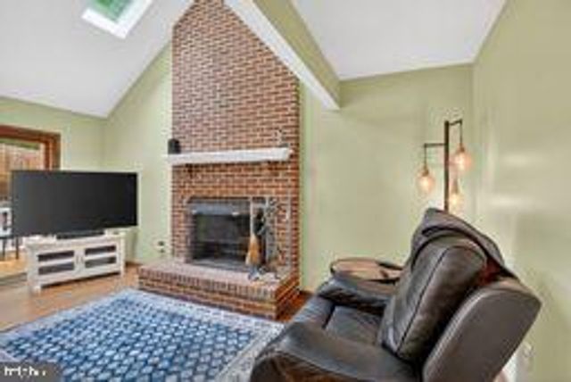 1202 VIKING DR N, Arnold, MD 21012