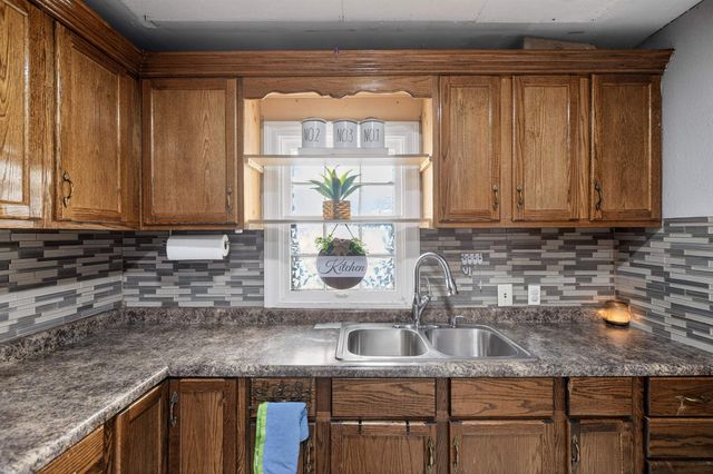 1847 N Market St, Wichita, KS 67214