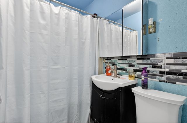 1847 N Market St, Wichita, KS 67214