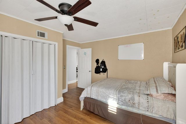 1847 N Market St, Wichita, KS 67214