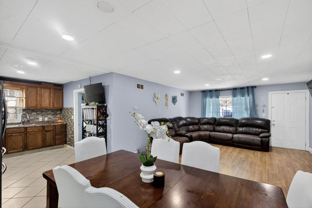 1847 N Market St, Wichita, KS 67214