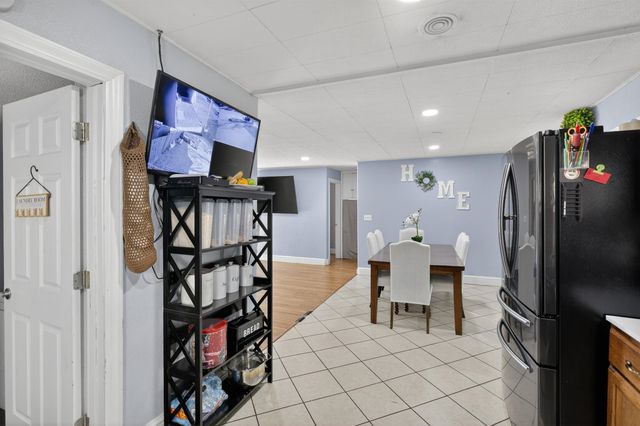 1847 N Market St, Wichita, KS 67214