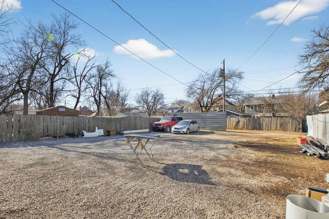 1847 N Market St, Wichita, KS 67214