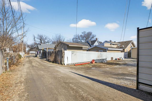 1847 N Market St, Wichita, KS 67214