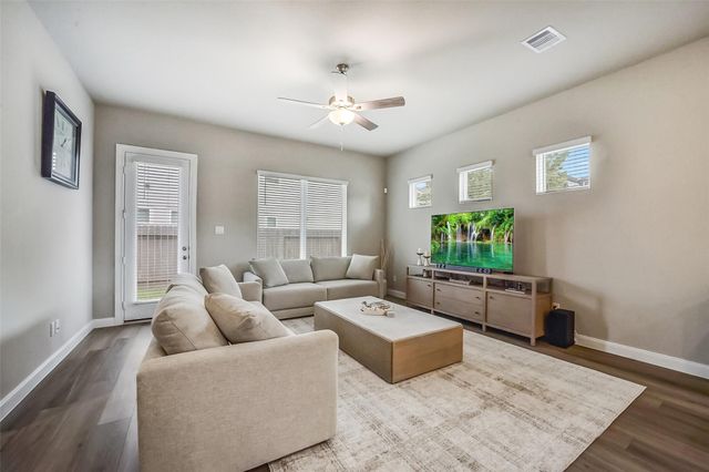4204 Weathered Oak Drive, Houston, TX 77080