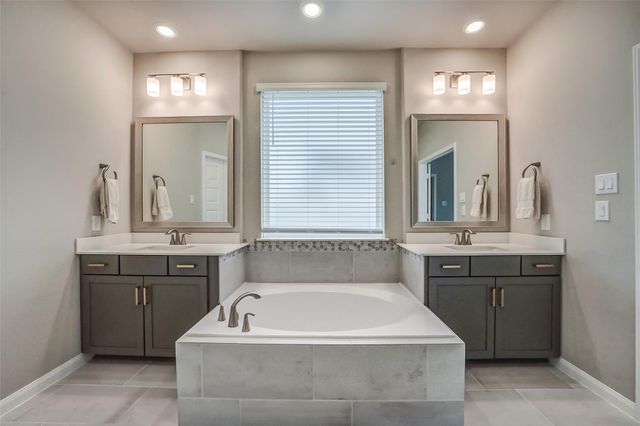 4204 Weathered Oak Drive, Houston, TX 77080