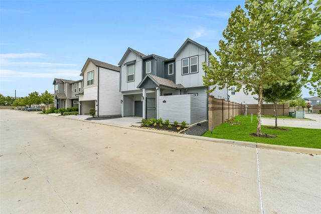 4204 Weathered Oak Drive, Houston, TX 77080