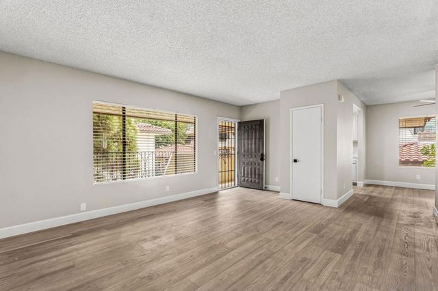4225 Asher 40, San Diego, CA 92110