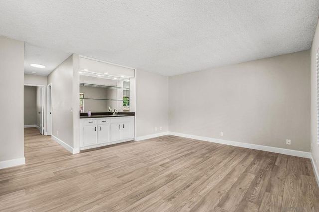 4225 Asher 40, San Diego, CA 92110