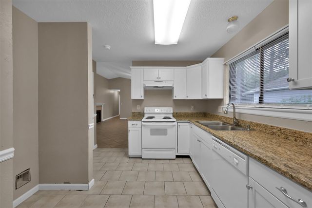 93 W High Oaks Circle, Spring, TX 77380