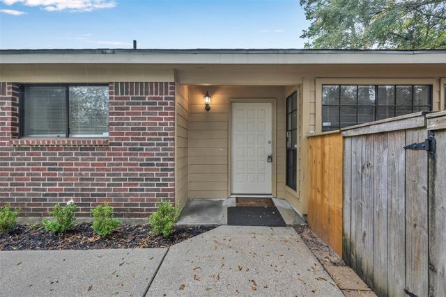 93 W High Oaks Circle, Spring, TX 77380