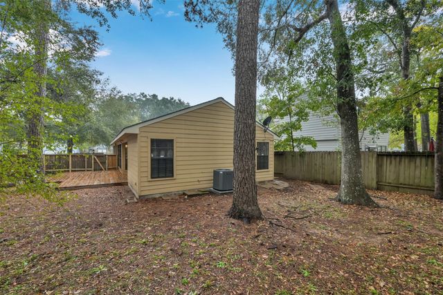 93 W High Oaks Circle, Spring, TX 77380