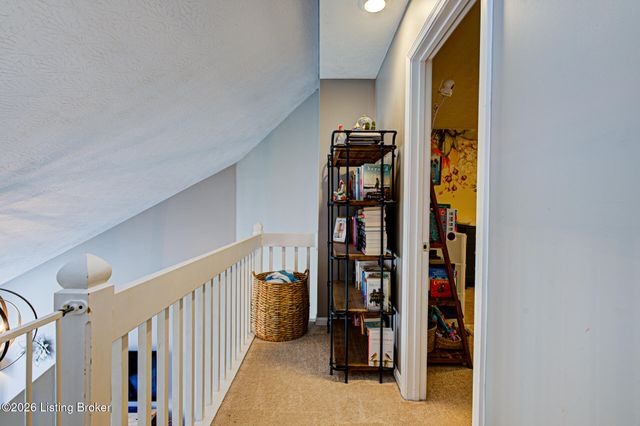 4710 Middlesex Dr, Louisville, KY 40245