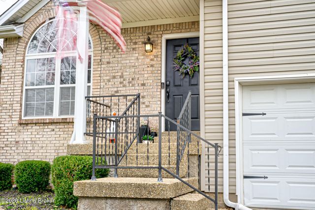 4710 Middlesex Dr, Louisville, KY 40245