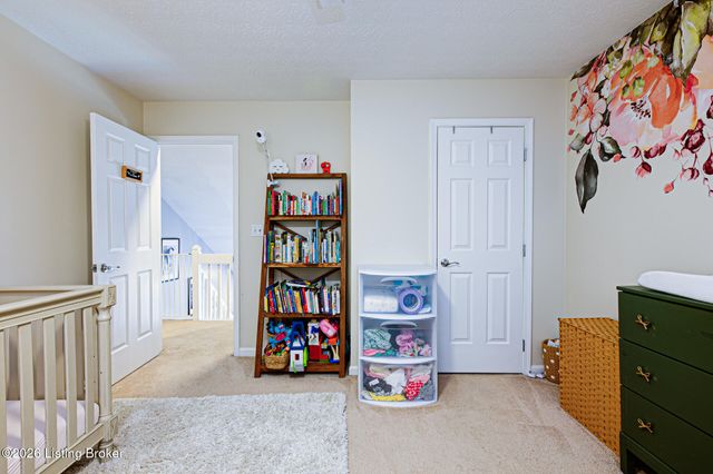 4710 Middlesex Dr, Louisville, KY 40245