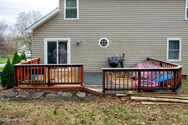 4710 Middlesex Dr, Louisville, KY 40245