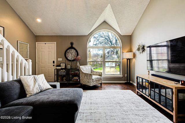 4710 Middlesex Dr, Louisville, KY 40245