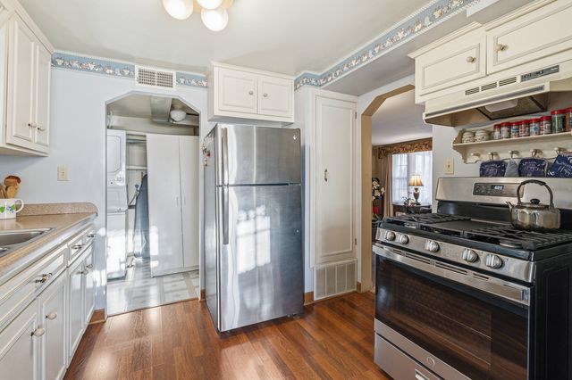 1010 W Elm Street, Arlington Heights, IL 60004