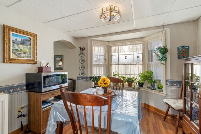 1010 W Elm Street, Arlington Heights, IL 60004