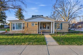 1010 W Elm Street, Arlington Heights, IL 60004