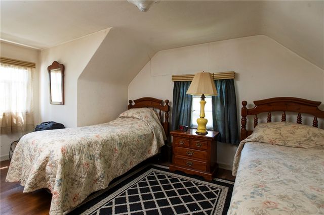 136 Colson Dr, Pleasant Hills, PA 15236