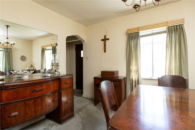 136 Colson Dr, Pleasant Hills, PA 15236