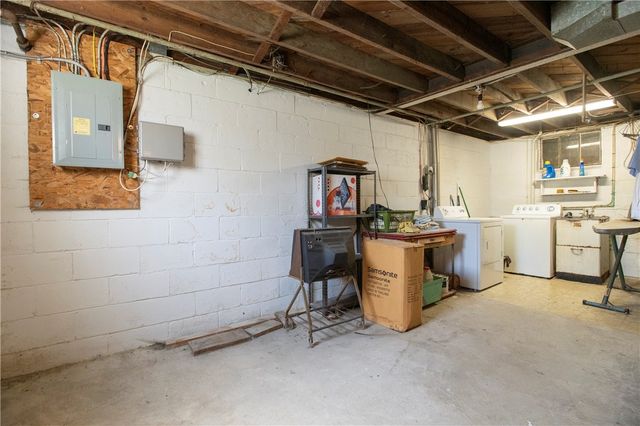 136 Colson Dr, Pleasant Hills, PA 15236