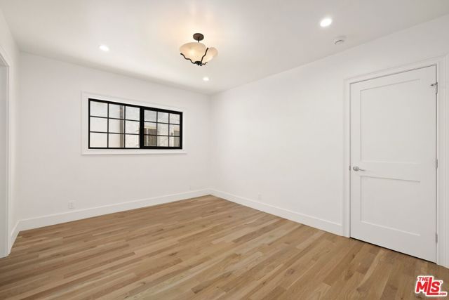 211 S Formosa Avenue, Los Angeles, CA 90036