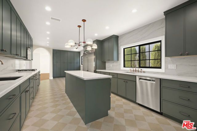 211 S Formosa Avenue, Los Angeles, CA 90036