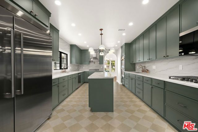 211 S Formosa Avenue, Los Angeles, CA 90036
