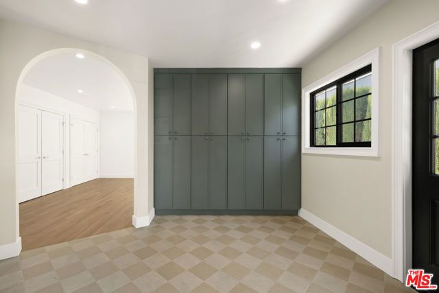 211 S Formosa Avenue, Los Angeles, CA 90036
