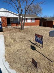 4607 NW Lincoln Ave, Lawton, OK 73505