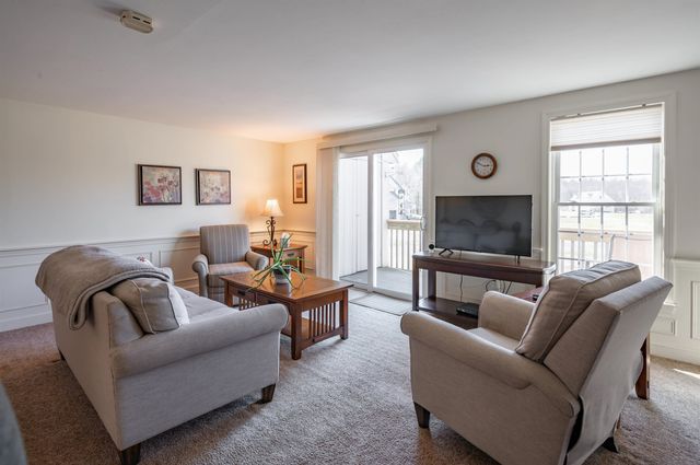 8 Veterans Road Unit 8, Amherst, NH 03031