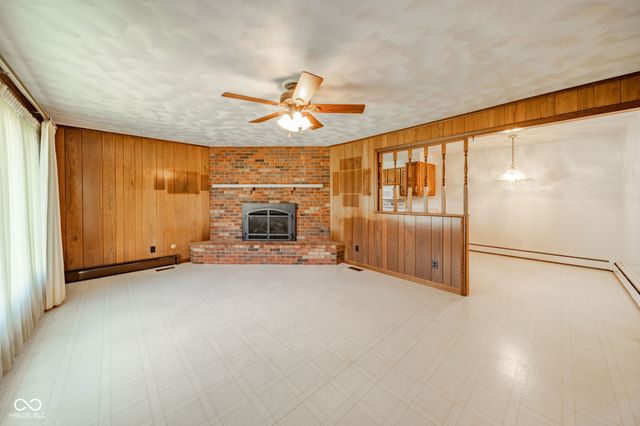 1016 Brunswick Way, Anderson, IN 46012